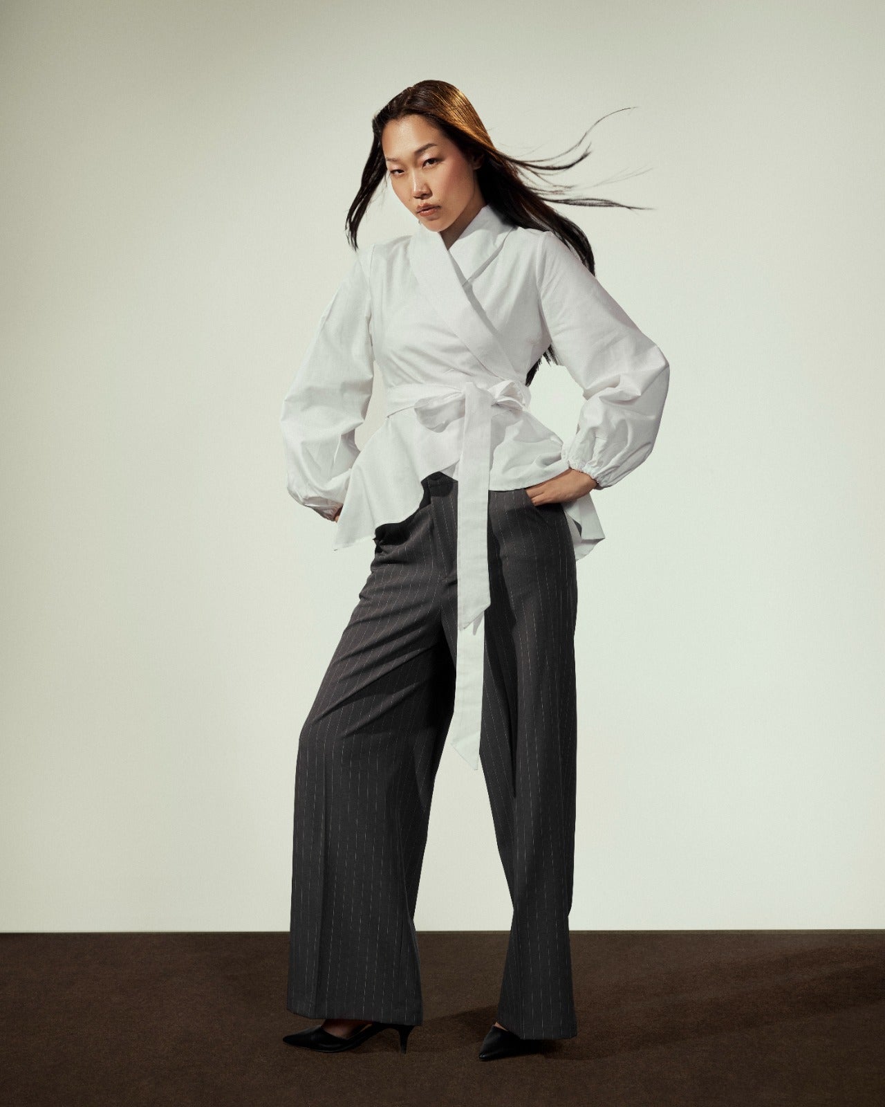 PLAIN WRAPPED BLOUSE-WHITE