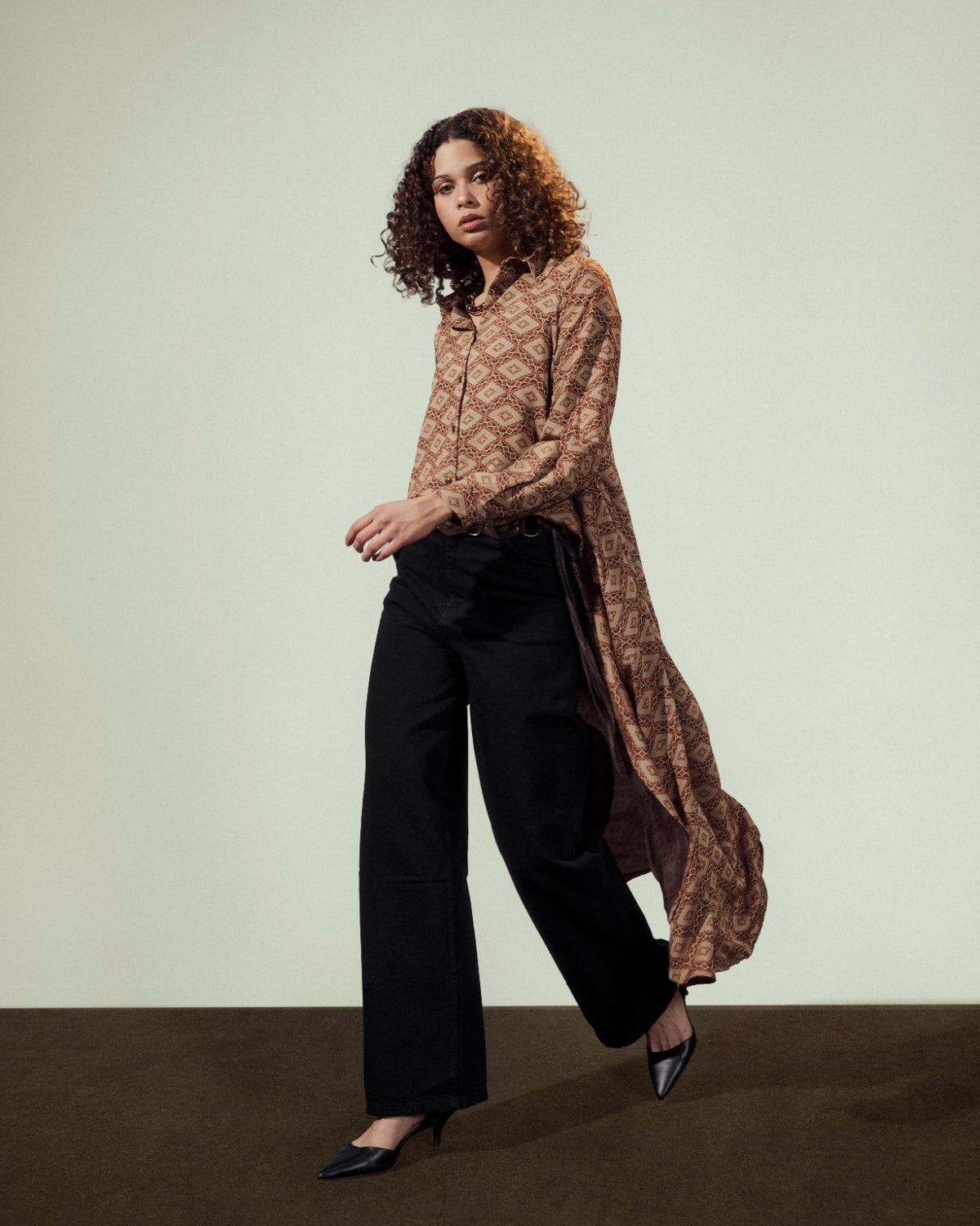 HIGH LOW SATIN BLOUSE-BROWN