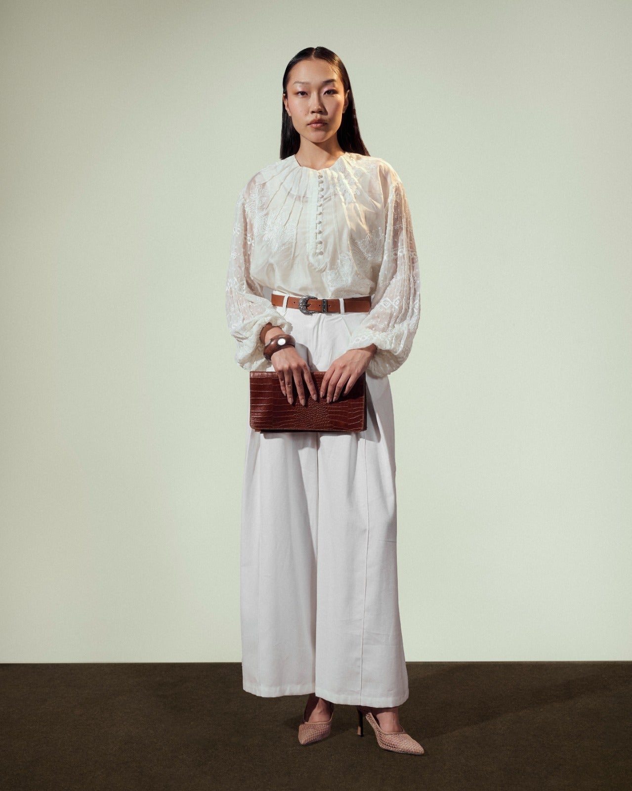 EMBROIDERY CHIFFON BLOUSE-OFF WHITE