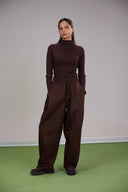 STRAIGHT-LEG PINTUCK PANTS -BROWN