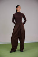 STRAIGHT-LEG PINTUCK PANTS -BROWN