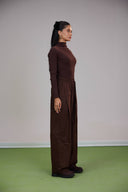 STRAIGHT-LEG PINTUCK PANTS -BROWN