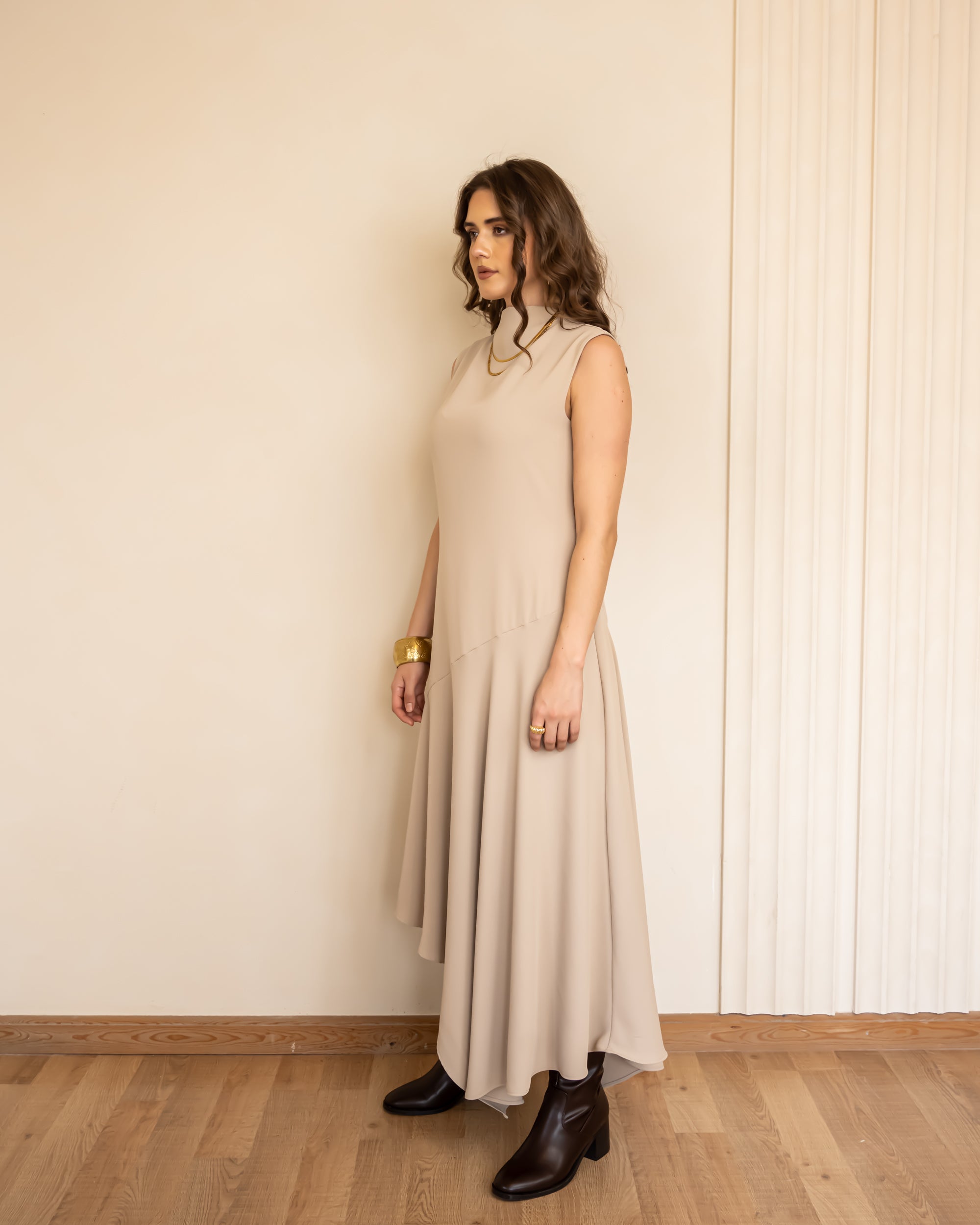 SLEEVELESS HIGH LOW DRESS-BEIGE
