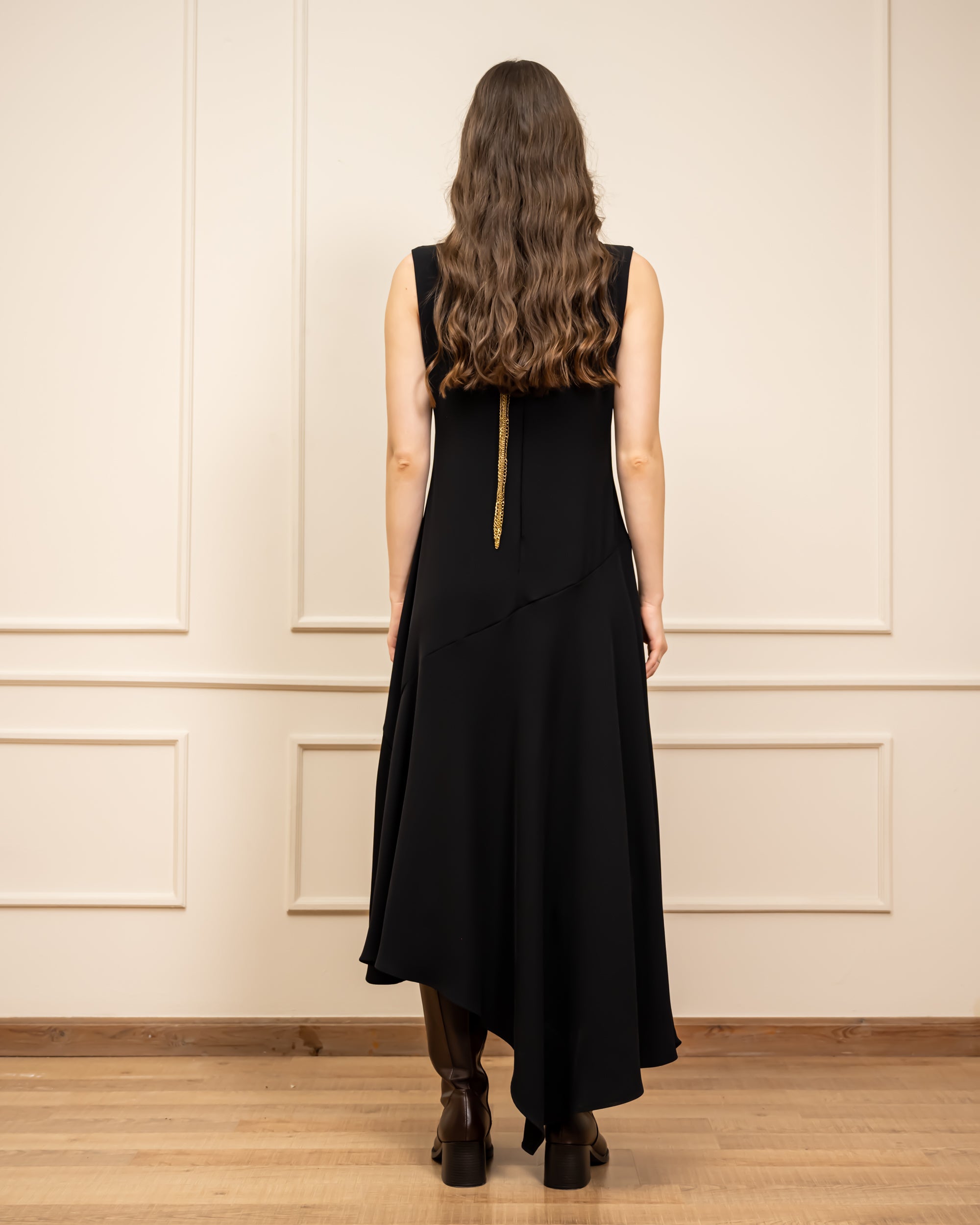 SLEEVELESS HIGH LOW DRESS-BLACK