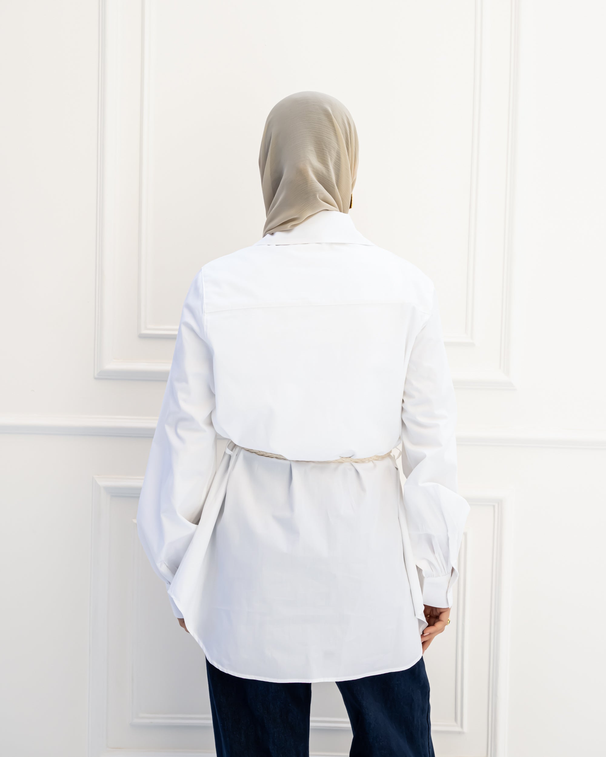 FITTED SHIRT WITH HANDMADE FLOWERED-WHITE