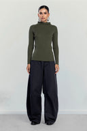 ESSENTIAL RIBBED TOP -OLIVE