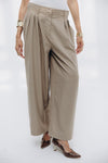 LOW WAIST CLASSIC PLEATED PANTS -DARK BEIGE