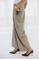 LOW WAIST CLASSIC PLEATED PANTS -DARK BEIGE