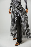 BLACK WAVE SWIM SKIRT -BLACK