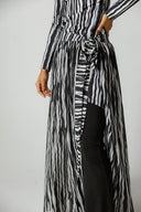 BLACK WAVE SWIM SKIRT -BLACK