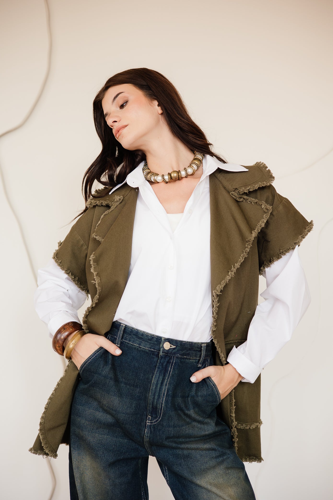 SLEEVELESS GABARDINE JACKET