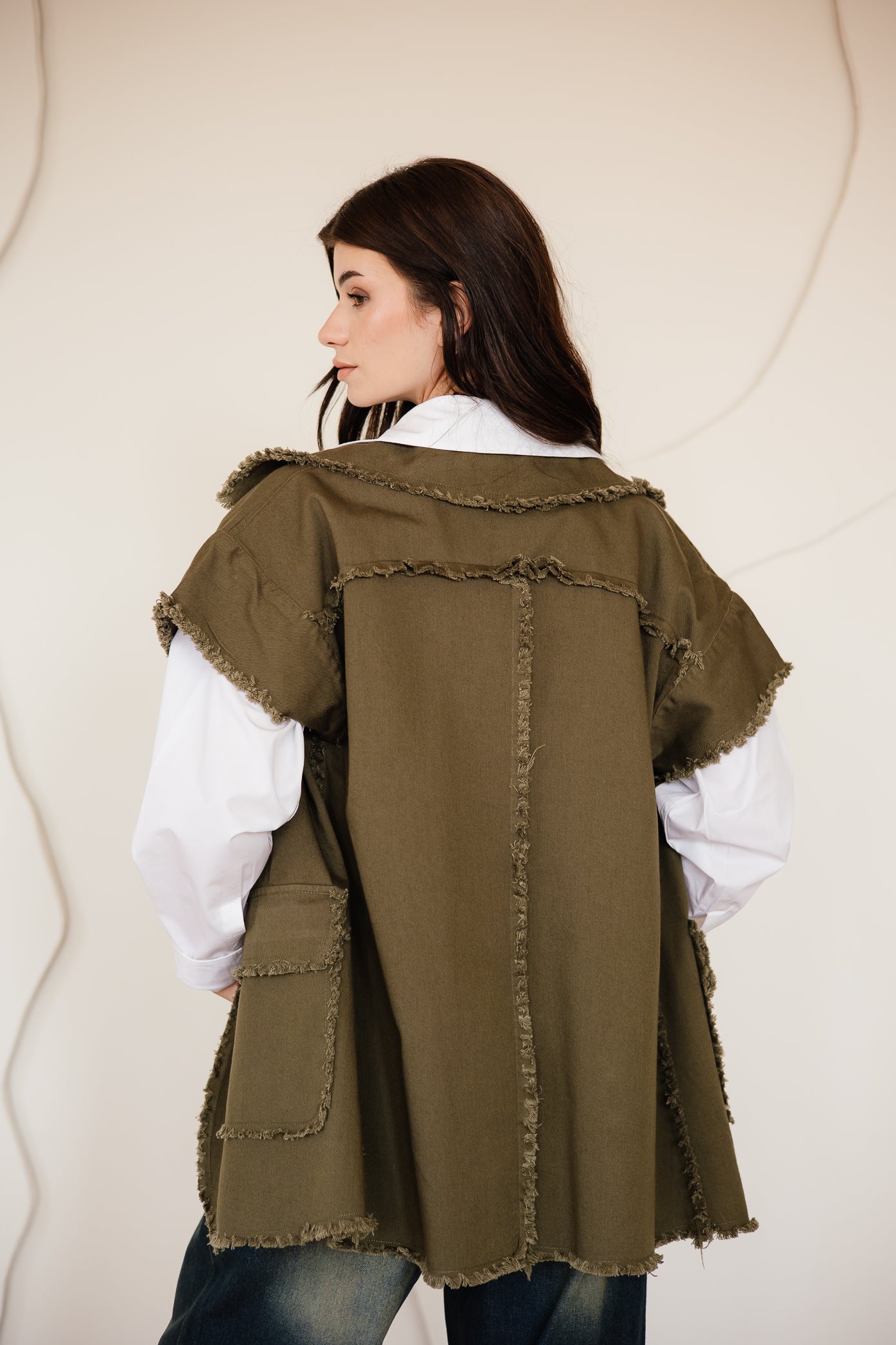 SLEEVELESS GABARDINE JACKET