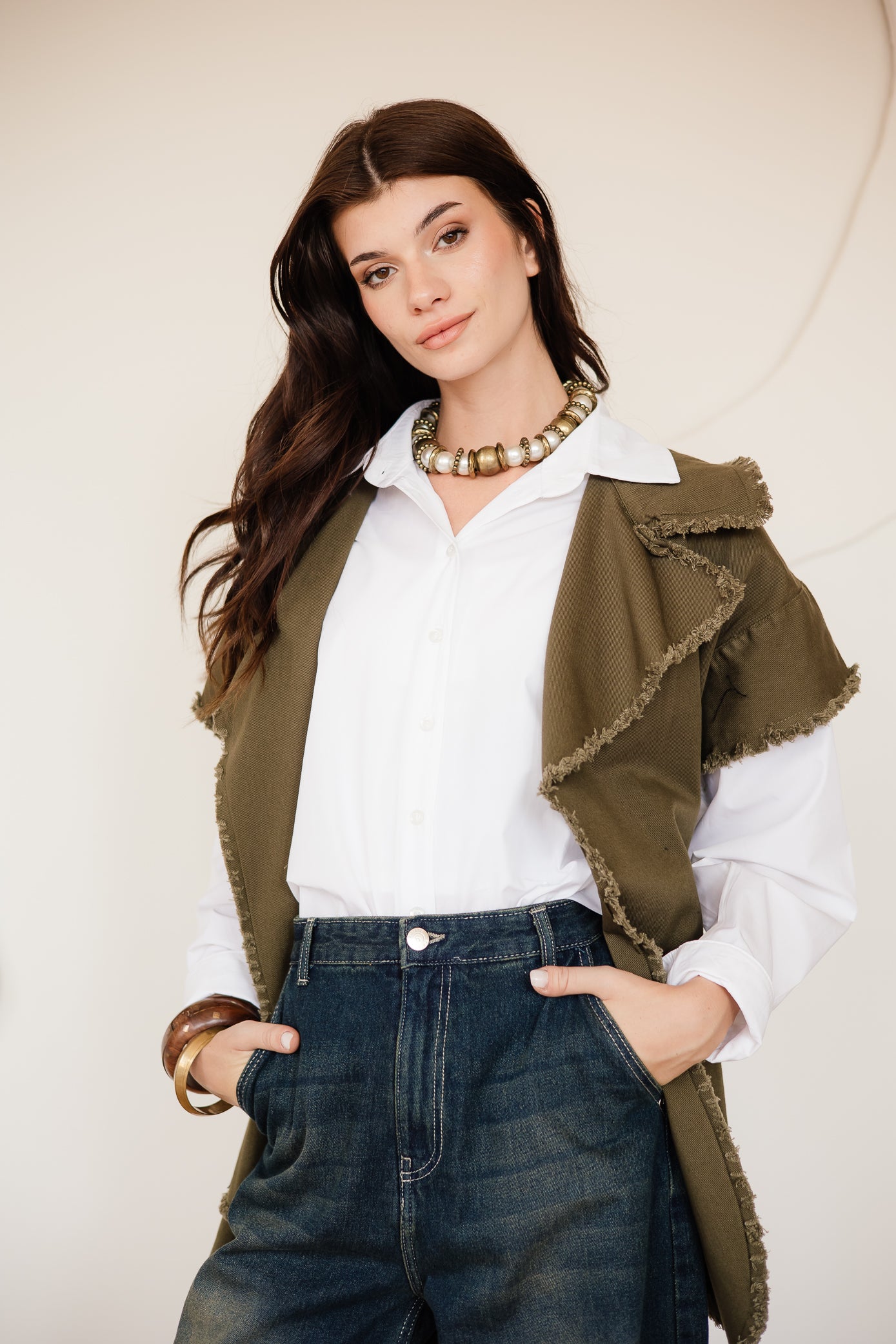 SLEEVELESS GABARDINE JACKET