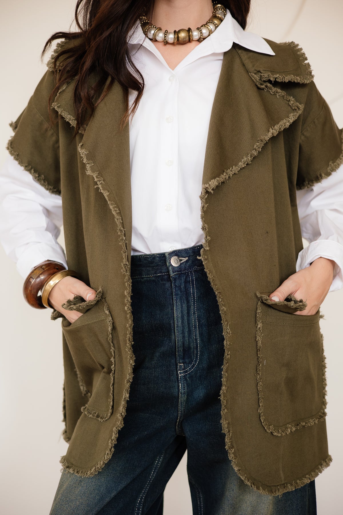 SLEEVELESS GABARDINE JACKET