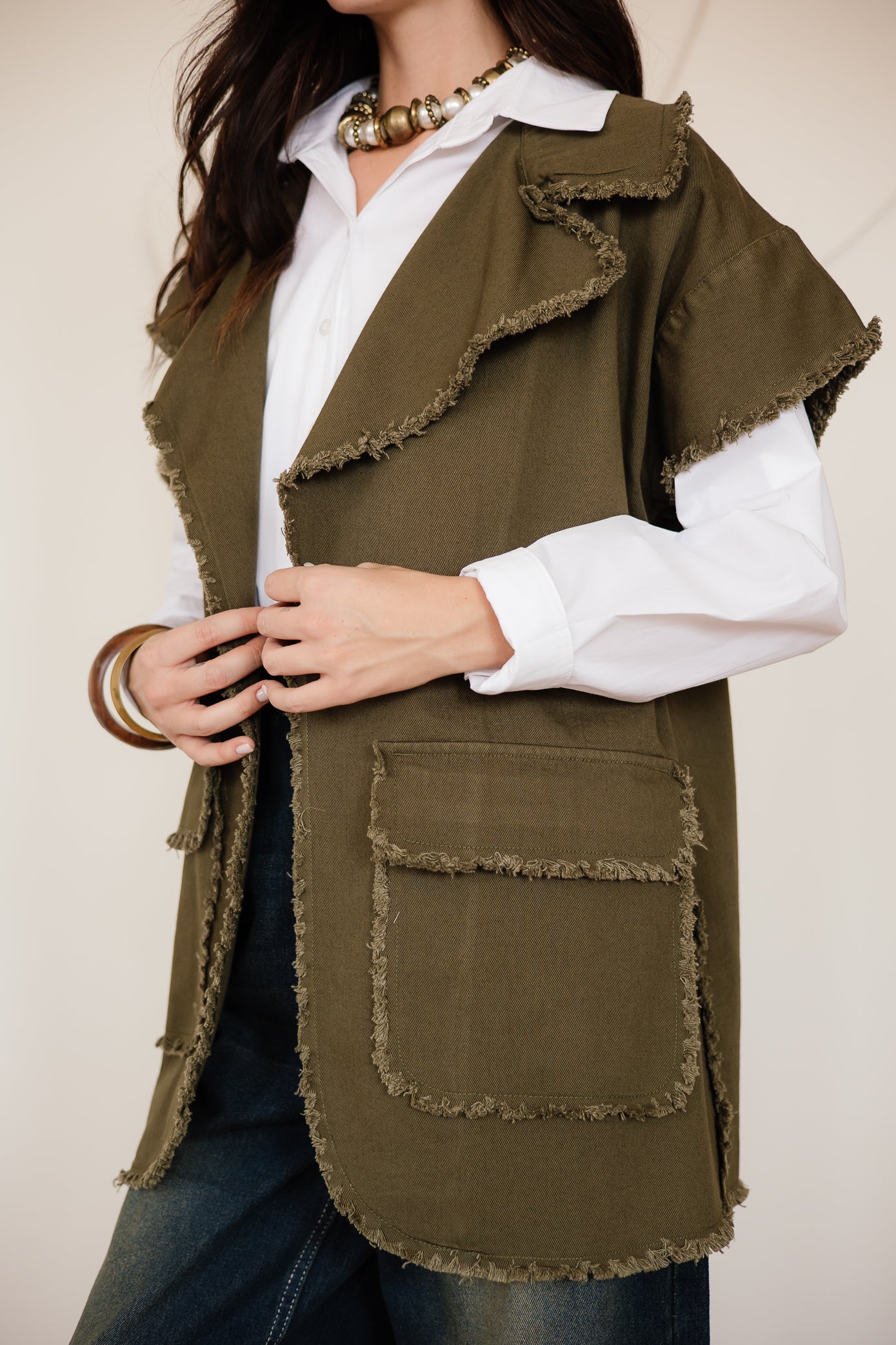 SLEEVELESS GABARDINE JACKET