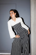 STRIPED CORSET CUP - BLACK