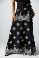 LATTICE BLOOM A-LINE SKIRT -BLACK