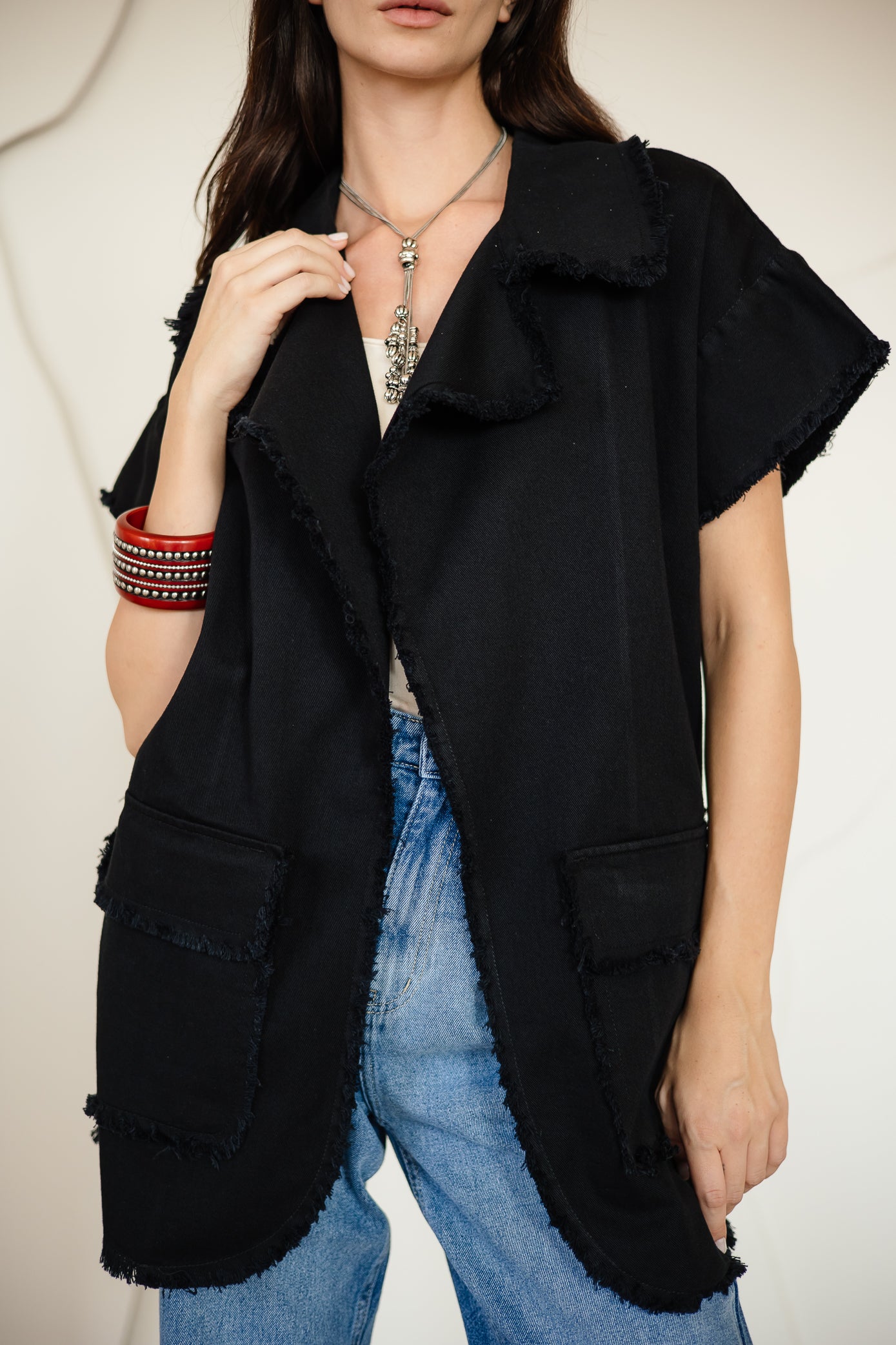 SLEEVELESS GABARDINE JACKET