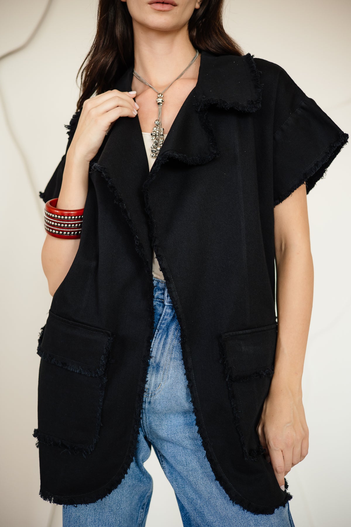 SLEEVELESS GABARDINE JACKET