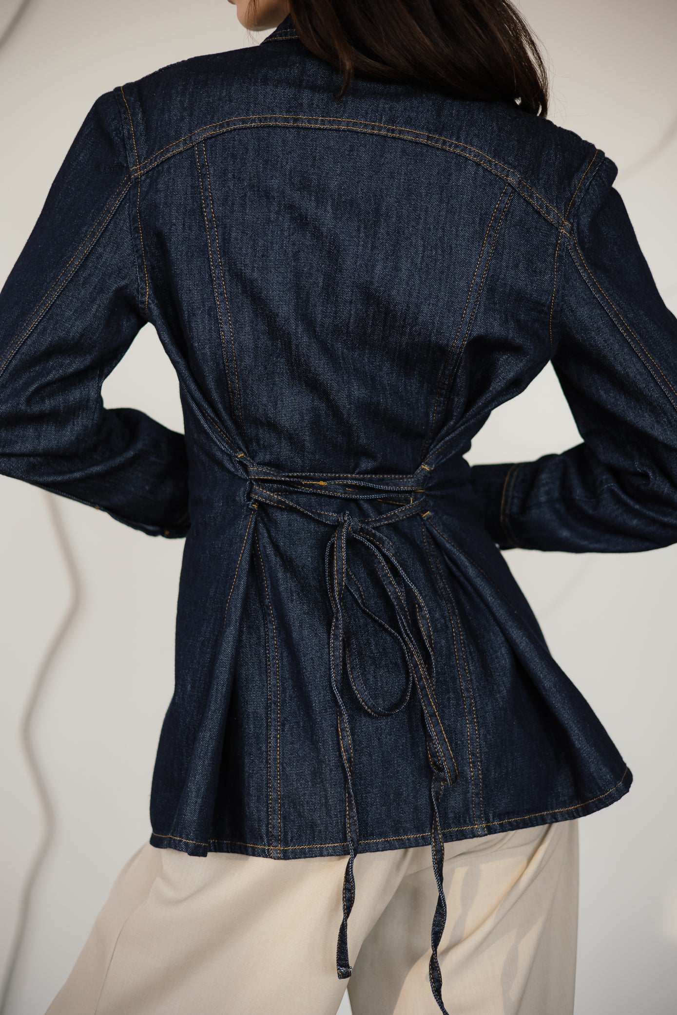 FITTED DENIM SHIRT