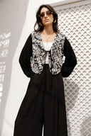 EMBROIDERY TIE BLOUSE -BLACK