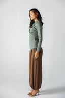 DRAPED ELEGANCE TOP -OLIVE