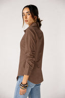 FITTED SHIRT -BROWN