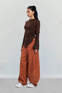RUCHED HOODED TOP -BROWN